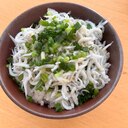 胡麻油が味噌のしらす丼